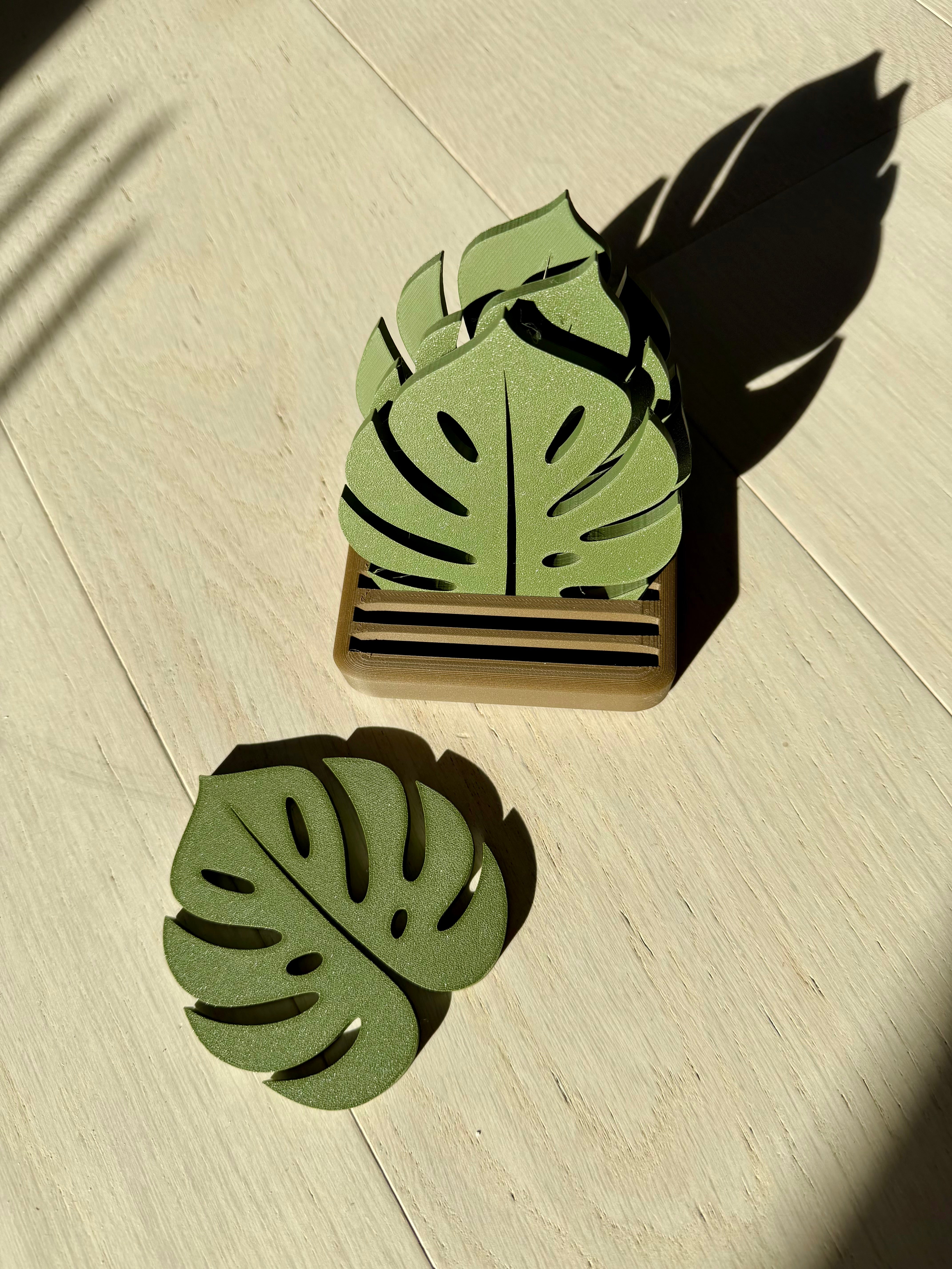 Monstera Leaf Coaster — Single or Set of 6 (Plant-Lover Drink Coasters) - Rich And Pour