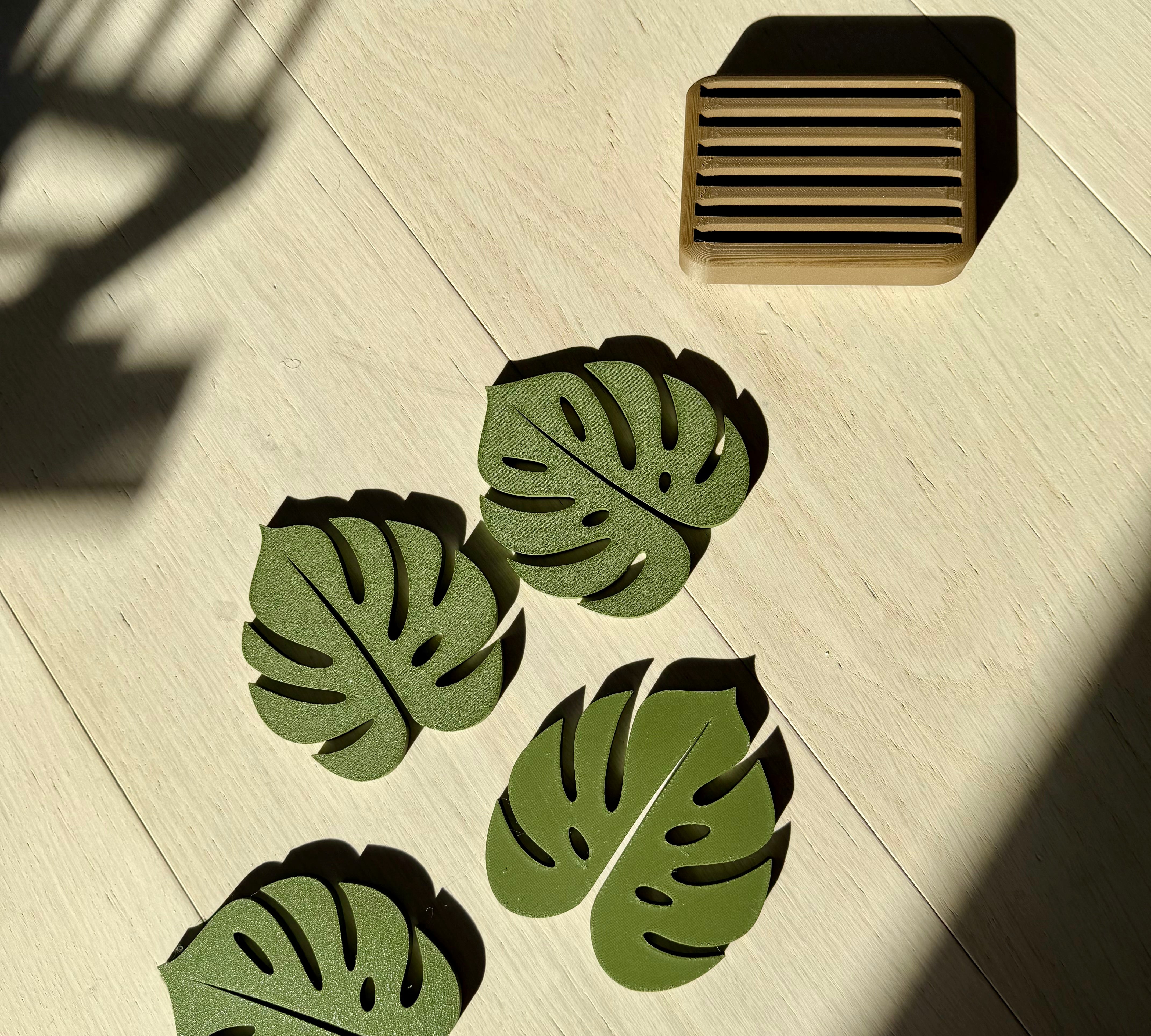 Monstera Leaf Coaster — Single or Set of 6 (Plant-Lover Drink Coasters) - Rich And Pour