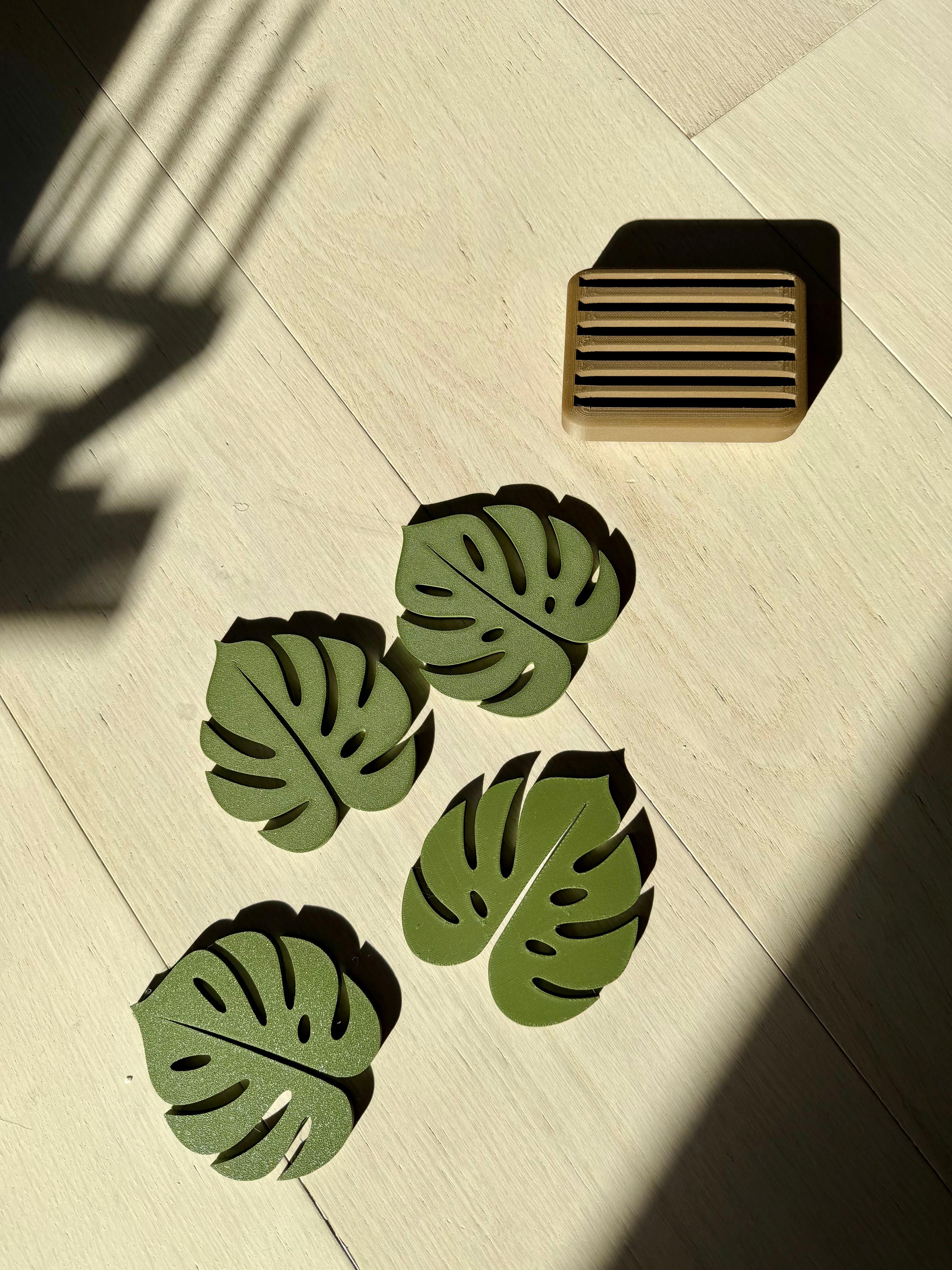Monstera Leaf Coaster — Single or Set of 6 (Plant-Lover Drink Coasters) - Rich And Pour
