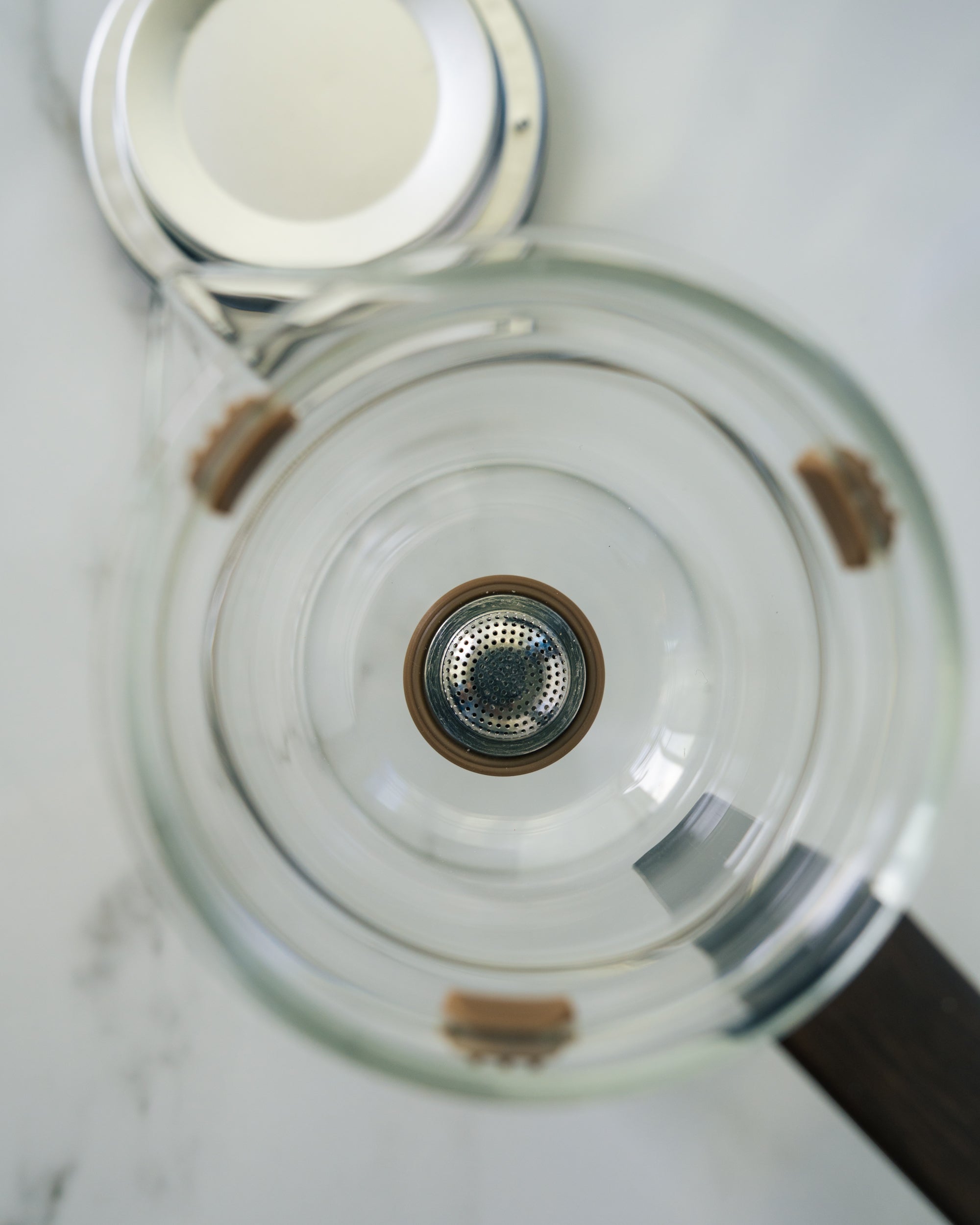 Magnetic Release Glass Teapot with Tea Infuser - Rich And Pour