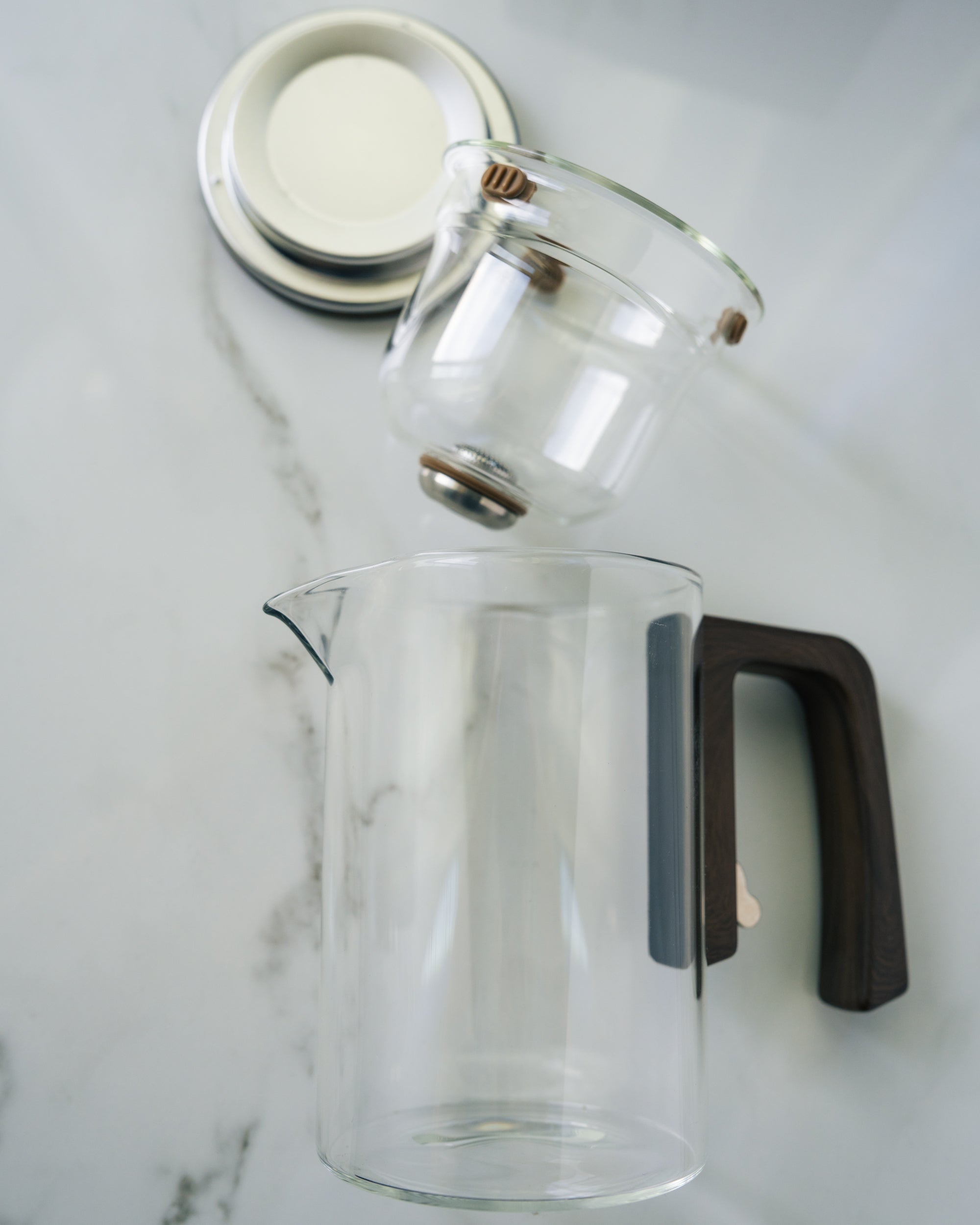 Magnetic Release Glass Teapot with Tea Infuser - Rich And Pour