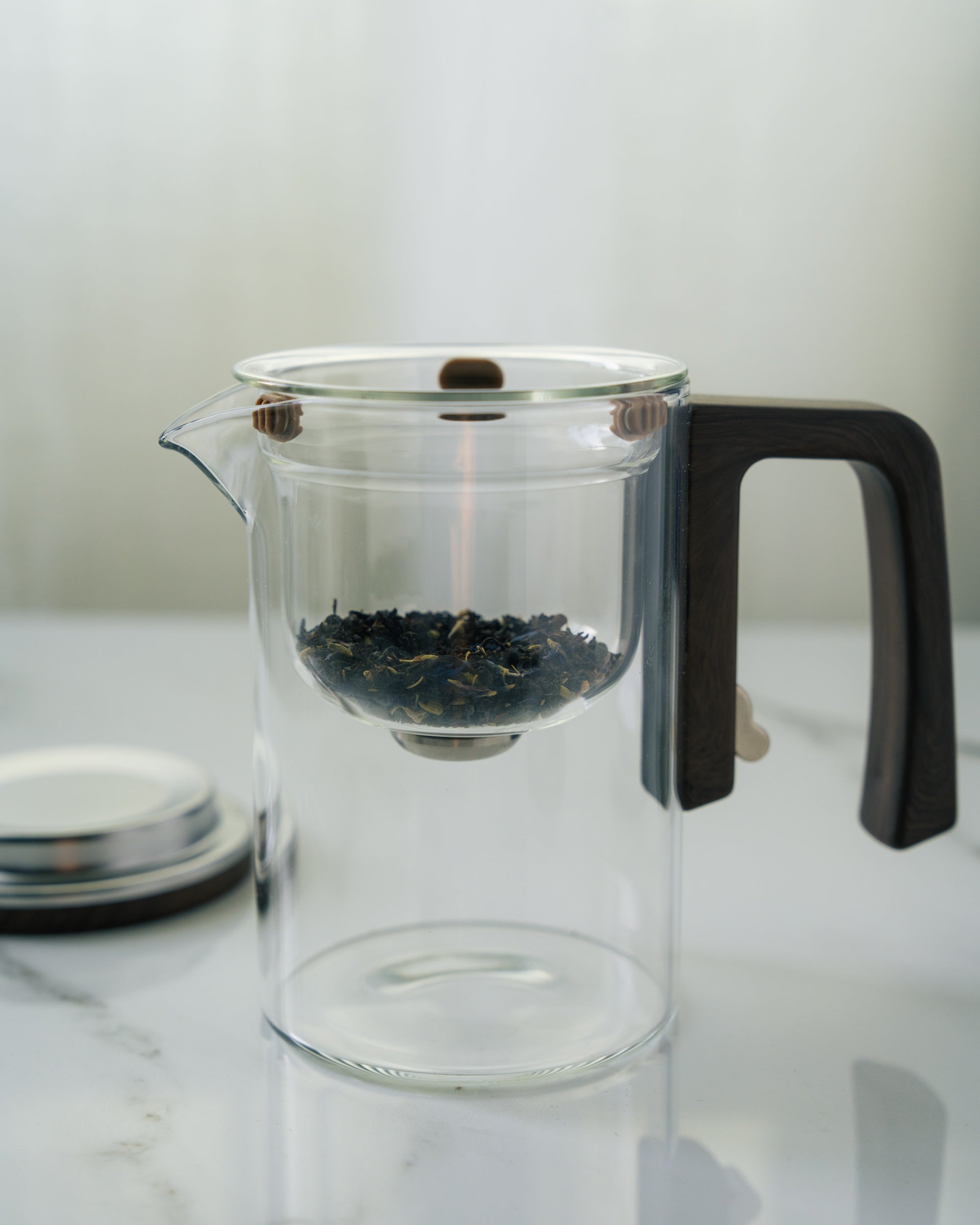 Magnetic Release Glass Teapot with Tea Infuser - Rich And Pour